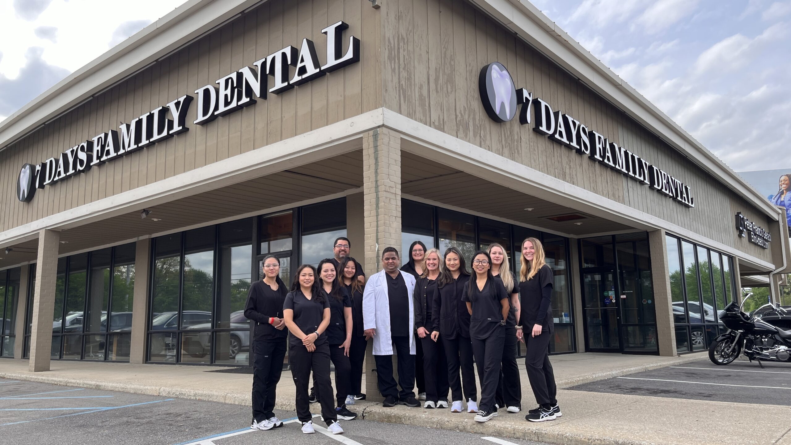 Exterior of 7 Days Family Dental of Southport